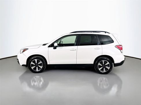 Used 2018 Subaru Forester 2.5i Premium AWD/4WD image 6