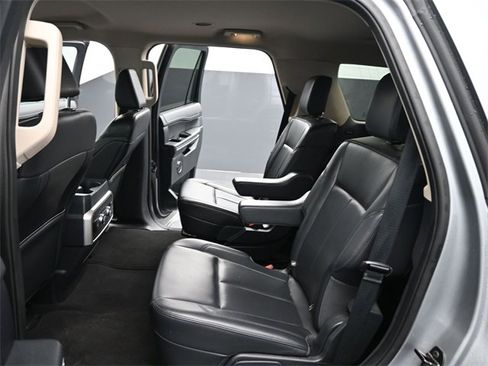 Used 2024 Ford Expedition XLT image 14