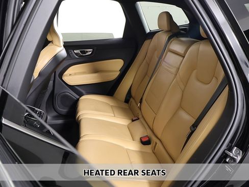 Used 2022 Volvo XC60 B6 Inscription w/ Climate Package image 10