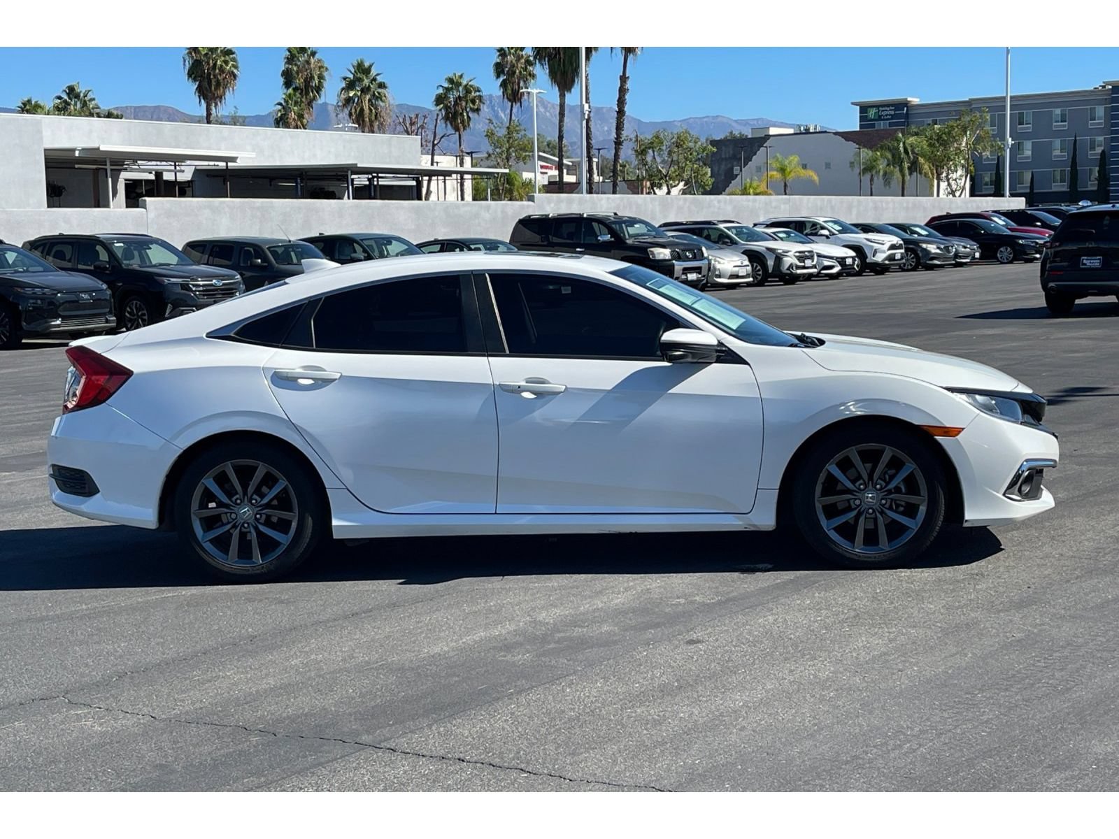 Used 2019 Honda Civic EX-L image 4