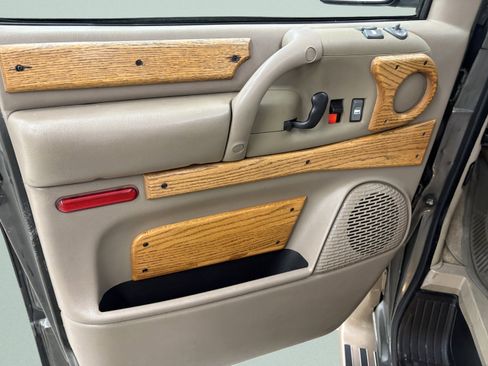 Used 1996 Chevrolet Astro image 19