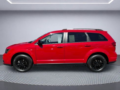 Used 2019 Dodge Journey SE w/ Blacktop Package FWD image 3