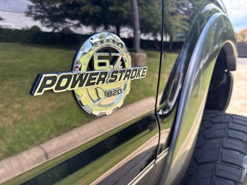 Used 2014 Ford F250 Lariat w/ Lariat Ultimate Package AWD/4WD image 8