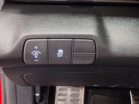 Certified 2025 Hyundai Elantra Sport image 22