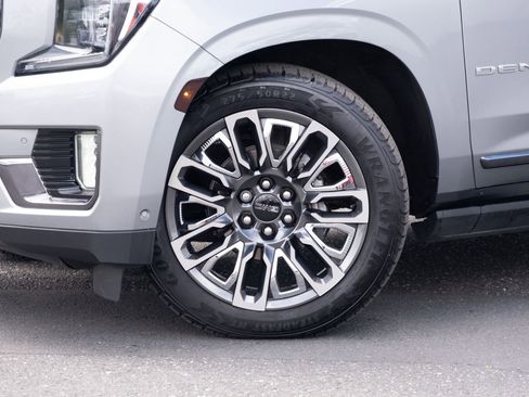Used 2024 GMC Yukon XL Denali Ultimate AWD/4WD image 25