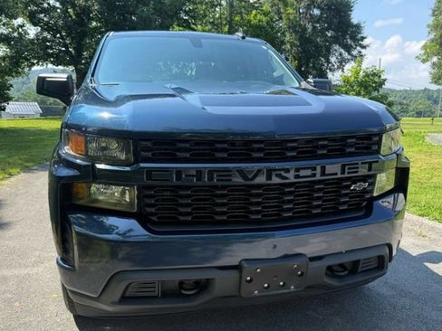 Used 2020 Chevrolet Silverado 1500 Custom w/ Custom Value Package RWD image 2
