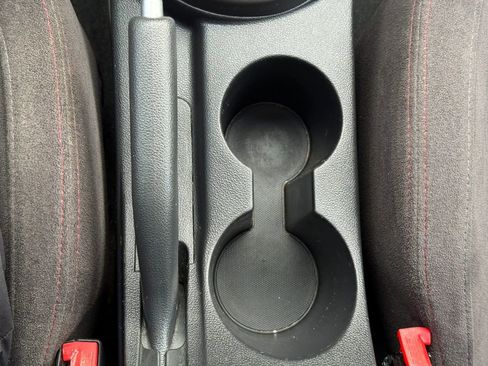 Used 2010 Kia Forte Koup SX image 31