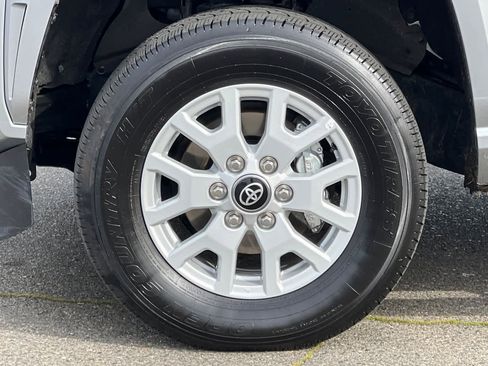 Used 2025 Toyota Tacoma SR5 image 27