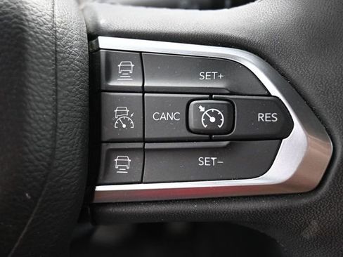 Used 2024 Jeep Compass Limited image 30