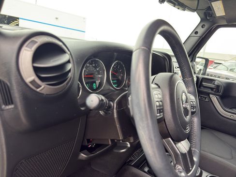Used 2015 Jeep Wrangler Unlimited Sport w/ Quick Order Package 24S AWD/4WD image 13