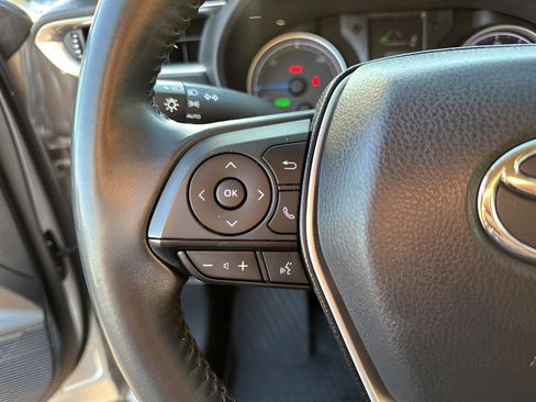 Used 2021 Toyota Venza Limited image 30