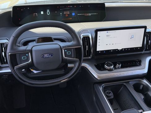 New 2025 Ford Expedition Platinum w/ Driver's Package AWD/4WD image 49
