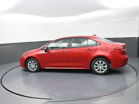 Used 2021 Toyota Corolla LE FWD image 36