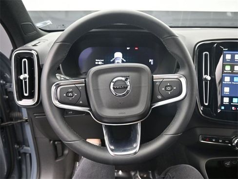 Used 2023 Volvo XC40 Recharge Ultimate image 21