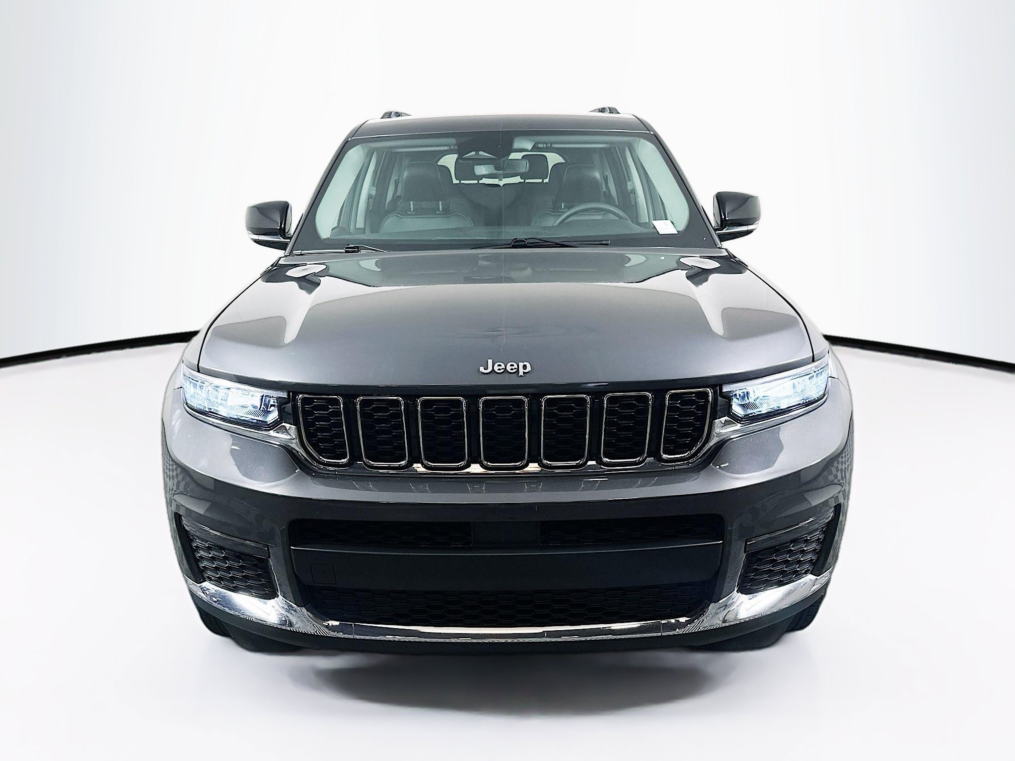 Used 2023 Jeep Grand Cherokee L Limited AWD/4WD image 2