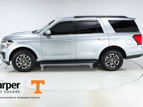 Used 2024 Ford Expedition XLT AWD/4WD image 2