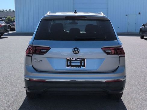Used 2024 Volkswagen Tiguan SE FWD image 4