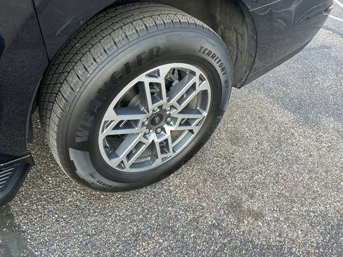 Used 2025 Ford Expedition Max Active RWD image 7
