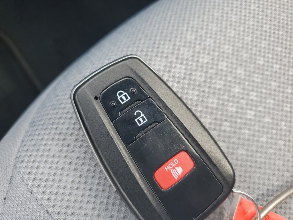 Used 2020 Toyota Prius LE FWD image 22