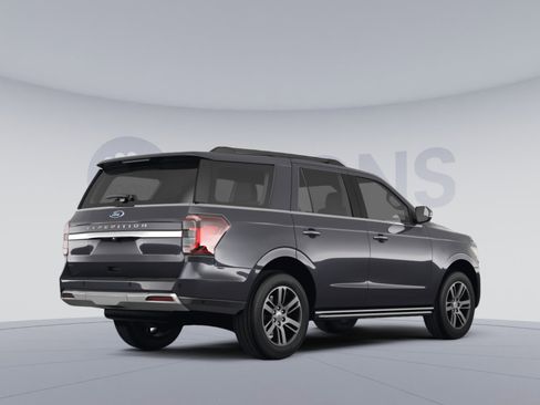Used 2024 Ford Expedition XLT AWD/4WD image 4