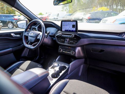 Used 2025 Ford Escape ST-Line AWD/4WD image 12