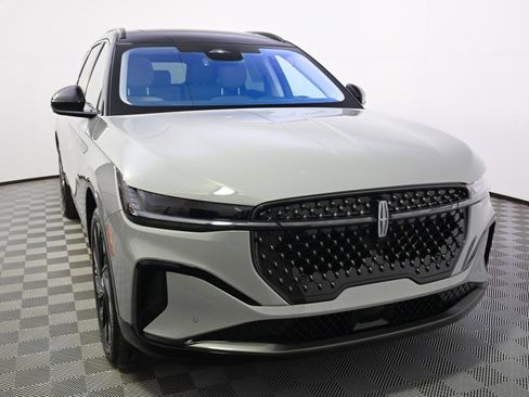 New 2026 Lincoln Nautilus Reserve w/ Jet Appearance Package image 9