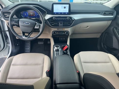 Used 2022 Ford Escape SEL w/ Technology Package image 17