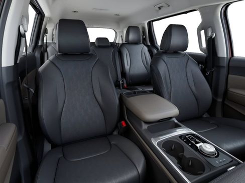 New 2026 Kia Carnival EX FWD image 15