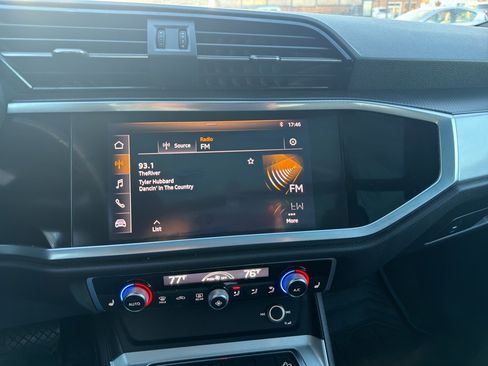 Used 2021 Audi Q3 2.0T Premium image 18