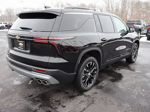 Used 2025 Chevrolet Traverse LT w/ Sun and Wheel Package image 30