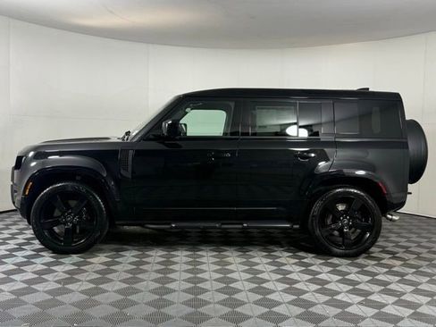 New 2025 Land Rover Defender 110 V8 image 3