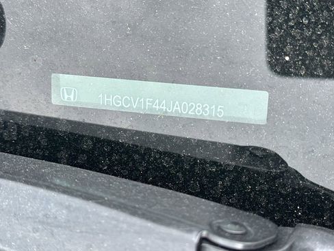 Used 2018 Honda Accord EX image 3