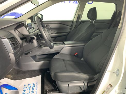 Used 2024 Nissan Rogue S FWD image 14
