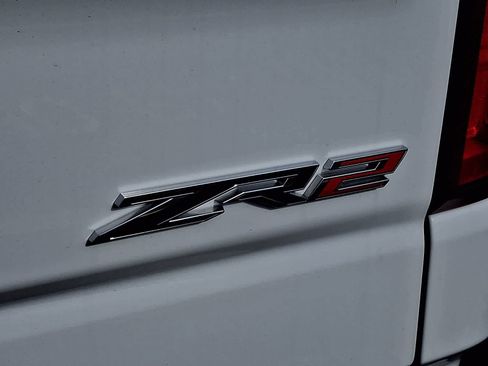 Used 2025 Chevrolet Silverado 1500 ZR2 w/ Technology Package image 5