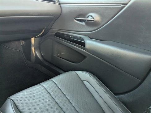 Used 2023 Lexus ES 350 F Sport image 19