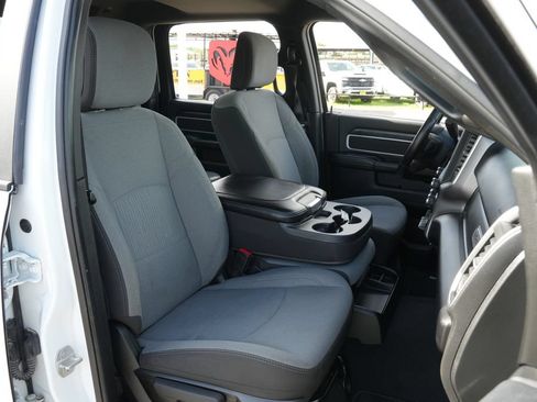 Used 2024 RAM 2500 Big Horn AWD/4WD image 24