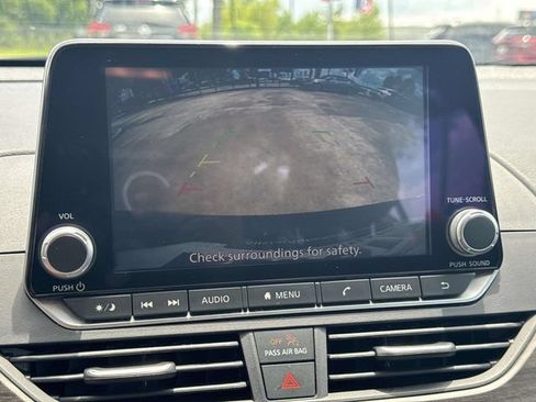 Used 2025 Nissan Altima 2.5 SV FWD image 60