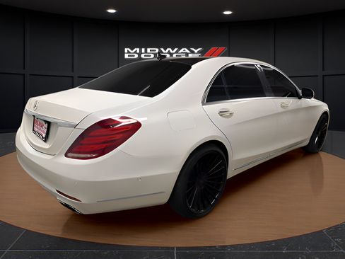 Used 2015 Mercedes-Benz S 550 4MATIC Sedan image 4