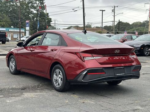 Used 2024 Hyundai Elantra SE FWD image 8
