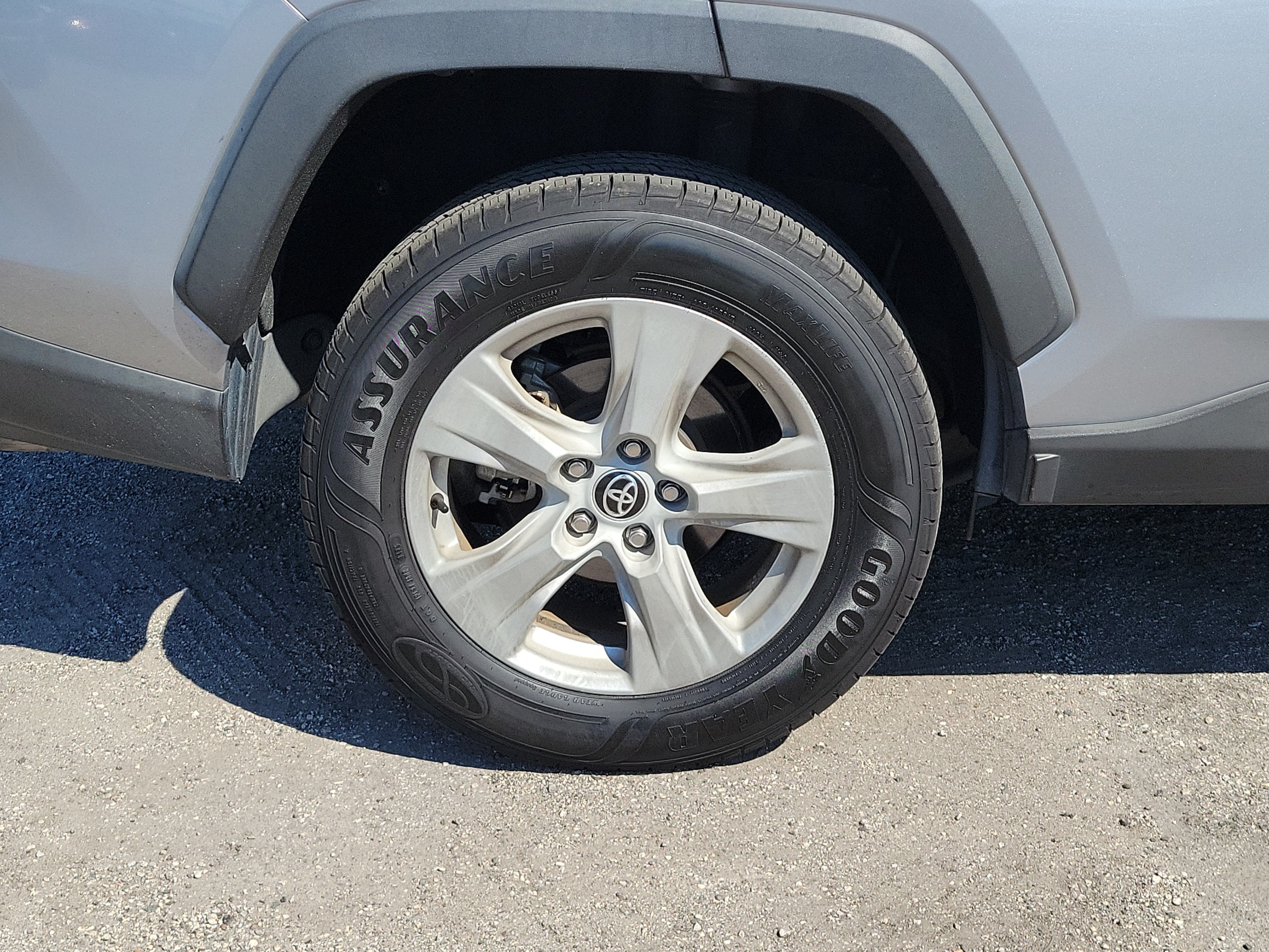 Used 2021 Toyota RAV4 XLE w/ Convenience Package FWD image 8