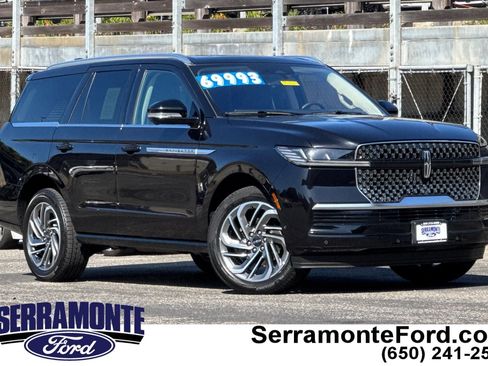 Used 2025 Lincoln Navigator Reserve AWD/4WD image 1