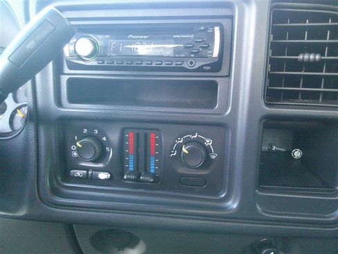 Used 2007 Chevrolet Silverado 1500 W/T image 12