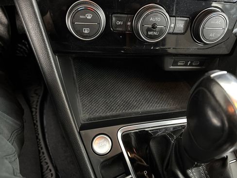 Used 2021 Volkswagen Jetta R-Line FWD image 19