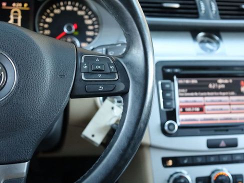 Used 2013 Volkswagen CC R-Line image 33