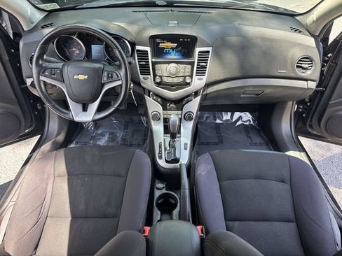 Used 2013 Chevrolet Cruze LT w/ Technology Package FWD image 9