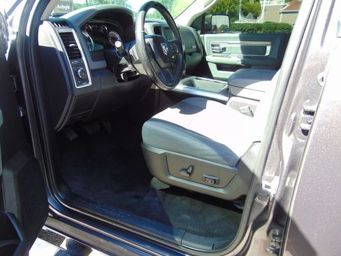 Used 2018 RAM 1500 Big Horn AWD/4WD image 2