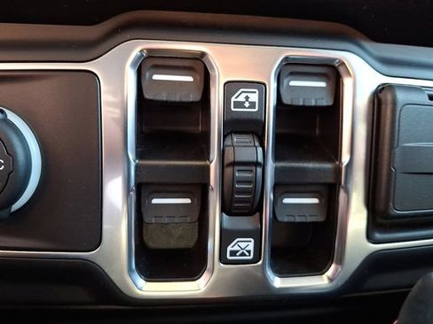 Used 2022 Jeep Wrangler Unlimited Sport AWD/4WD image 36