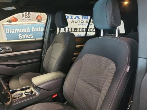 Used 2018 Ford Explorer XLT w/ XLT Technology Feature Bundle AWD/4WD image 14