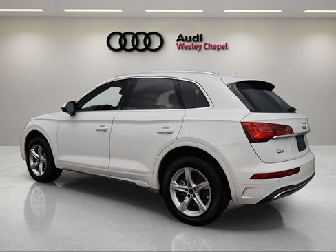 Used 2023 Audi Q5 2.0T Premium w/ Convenience Package AWD/4WD image 3
