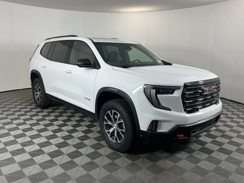 Used 2025 GMC Acadia AT4 w/ Luxury Package AWD/4WD image 3